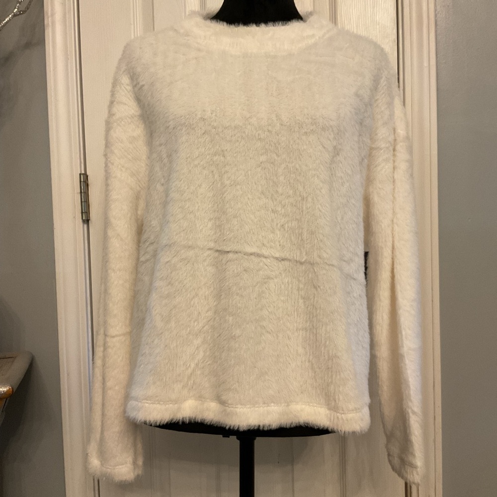 Fuzzy Cozy Pullover - Picture 5 of 8